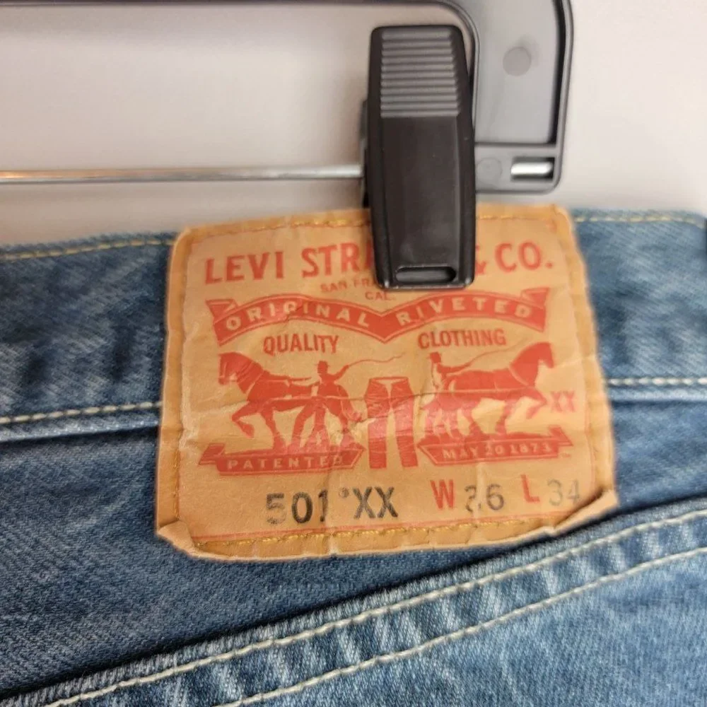 Levis 501 XX Mens Size 36 X 34 Blue Demin Medium Wash Button Fly Jean